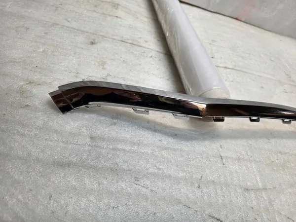 Kromilista Etupuskuri VW T-Roc Oikea 2GA853712B image 2