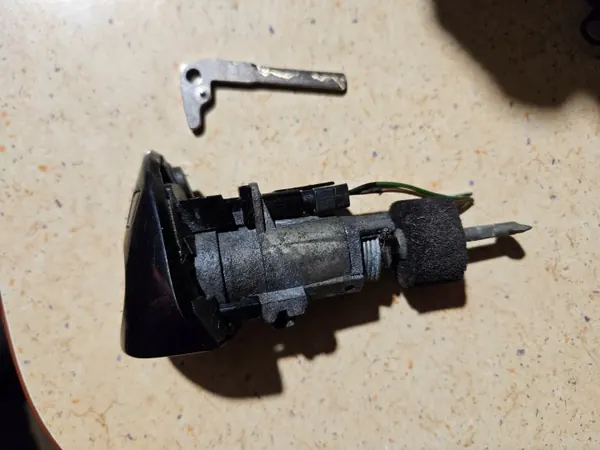 Insert de cylindre de serrure OEM Mercedes-Benz Classe C 2003- image 4