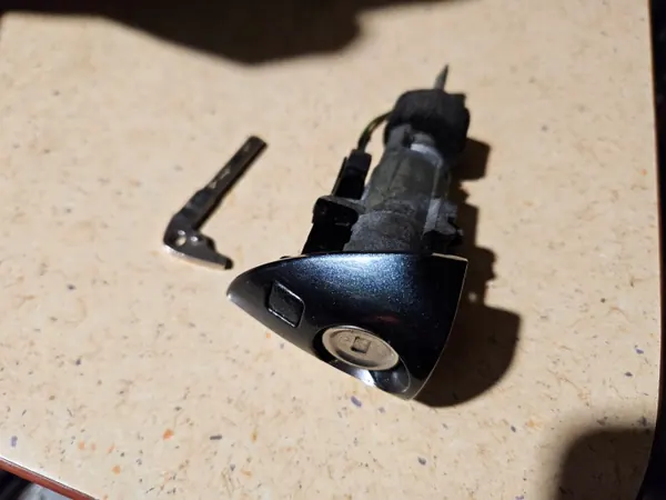 Insert de cylindre de serrure OEM Mercedes-Benz Classe C 2003- image 5