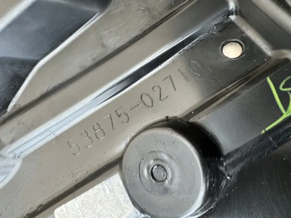 Toyota 53875-02710 Höger Framskärm Begagnad image 8