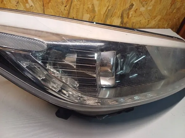 Faros Derecho Kia Ceed Xenon LED 12-15 Europa 92102-A2020 image 2