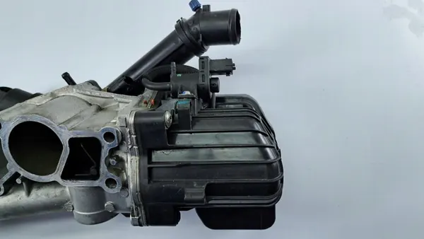 EGR-venttiili ja jäähdytin Fiat Alfa Romeo Jeep Suzuki 55222395 image 8