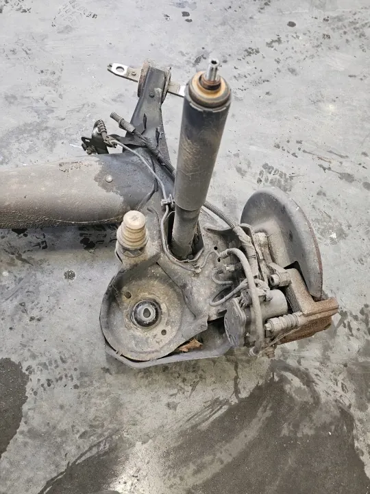 Viga do eixo traseiro OEM CLC4804 para Peugeot 308 T9 image 4