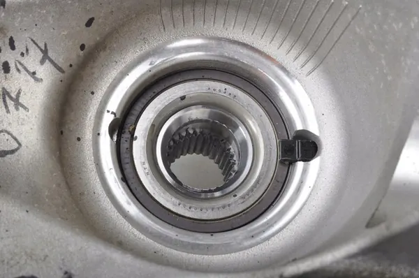 Porsche 718 Cayman 982 2.0 Mozzo Posteriore Destro OEM image 4