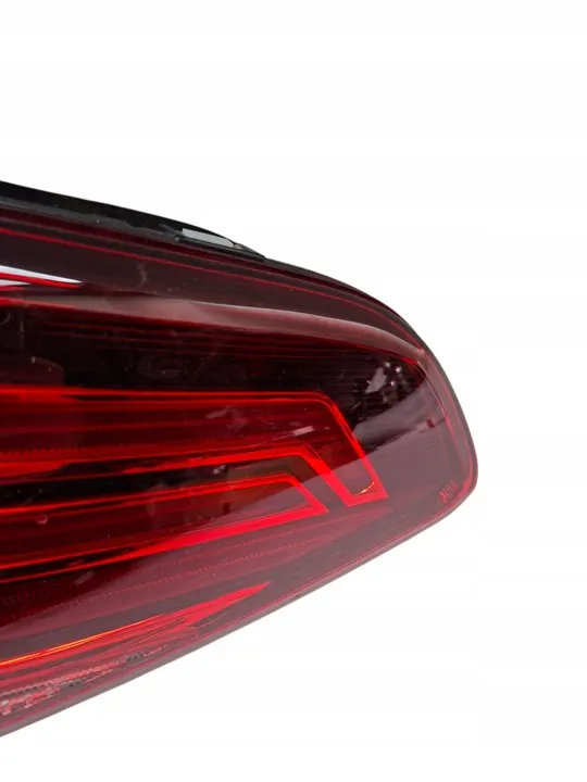 Luz Trasera Izquierda VW Golf VII Lift 5G0945093AG image 4