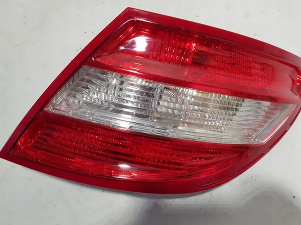 RECHTER ACHTERLAMP MERCEDES W204 SEDAN A2049068402 image 3
