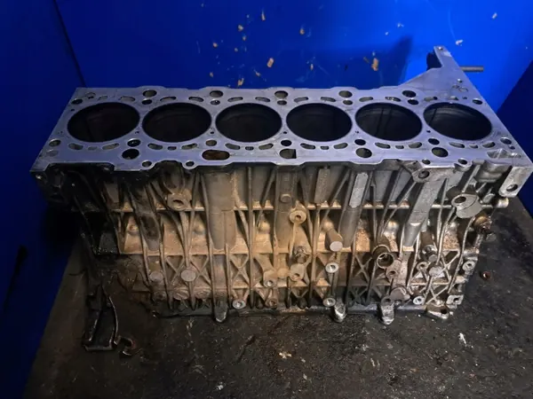 BMW Motorblock OEM 7792821 306D3 M57N2 3.0L image 2