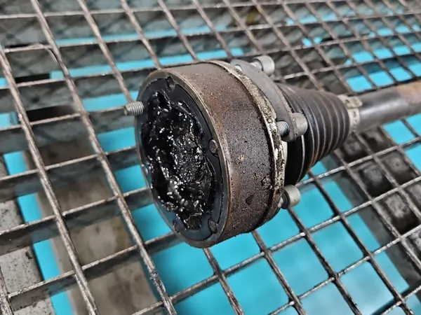 Vänster framaxel Skoda Yeti 1.2 TSI Manuell image 4