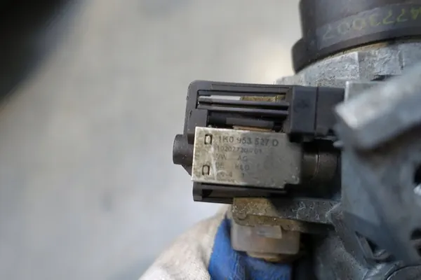 Sytytyskytkin avaimella Volkswagen Golf VI image 4