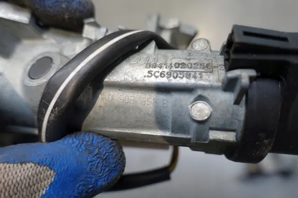 Sytytyskytkin avaimella Volkswagen Golf VI image 6