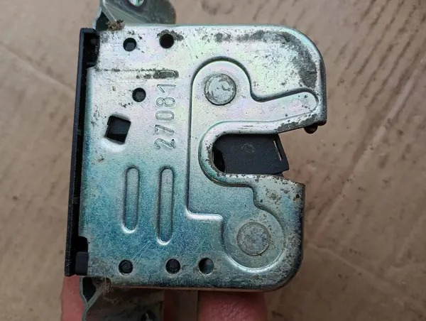 BAKLUCKA SHARAN 7N TOUAREG II 7P 7P0827505E image 2