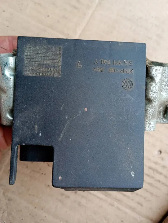 BAKLUCKA SHARAN 7N TOUAREG II 7P 7P0827505E image 3