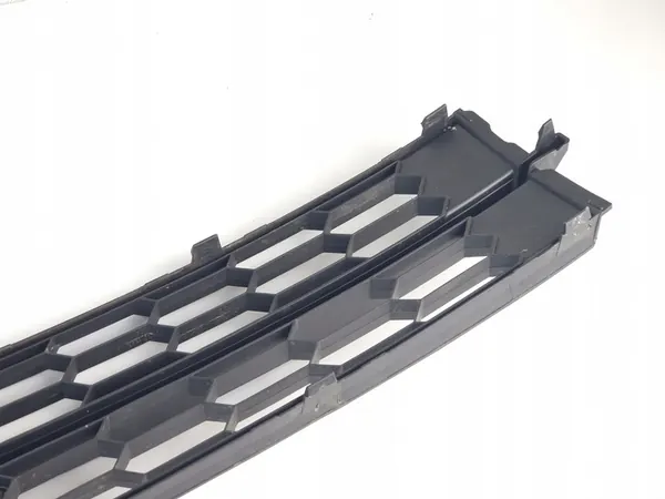 Griglia Centrale Paraurti SKODA RAPID 5JA853677B image 7