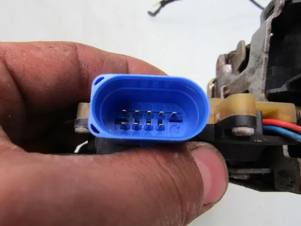 CAYENNE I 04R Vorderes Linkes Türschloss image 5