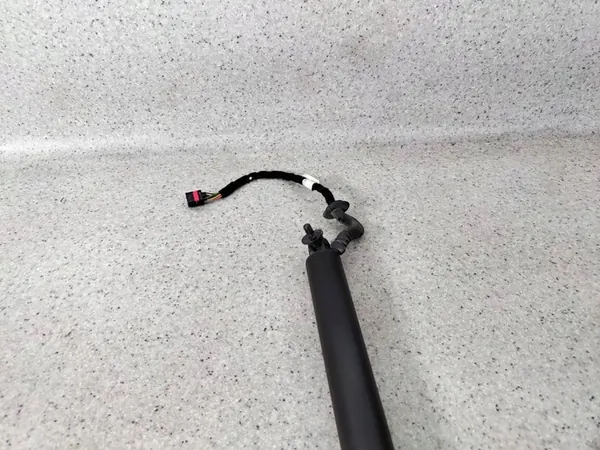 Atuador do porta-malas Skoda Karoq image 3