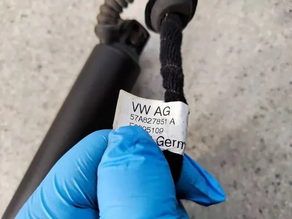 Atuador do porta-malas Skoda Karoq image 5