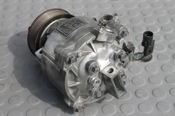 Compressore Aria Condizionata Outlander III 2.2 DI-D image 6