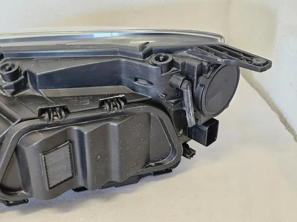 Oikea Ajovalo Volvo V40 V40 CC 2012-2019 OEM 7220200001 image 10