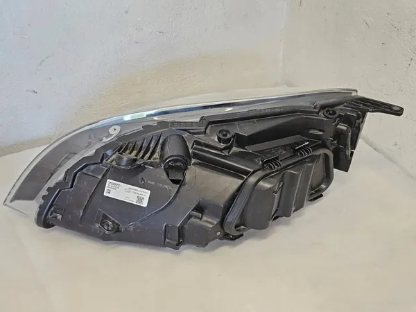 Oikea Ajovalo Volvo V40 V40 CC 2012-2019 OEM 7220200001 image 8