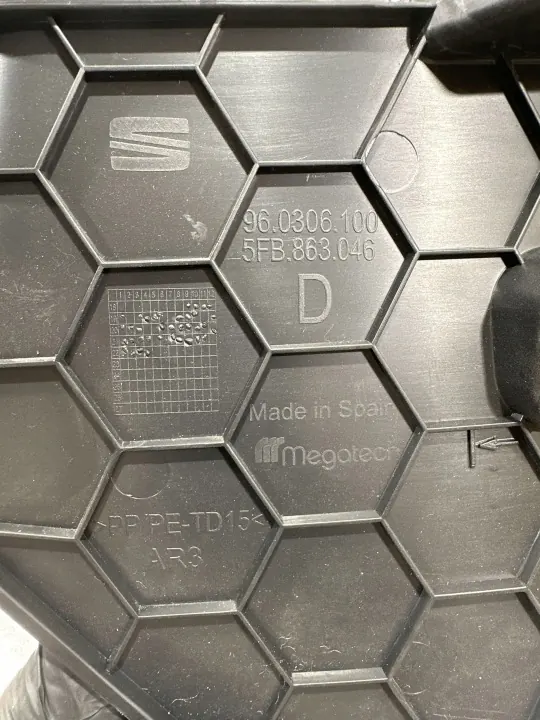 Cupra Formentor Mittelkonsole-Abdeckung OEM 5FB863046 image 4