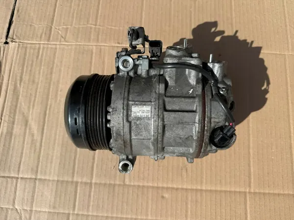 Compresor de aire acondicionado Mercedes Sprinter W906 A0032309011 image 2