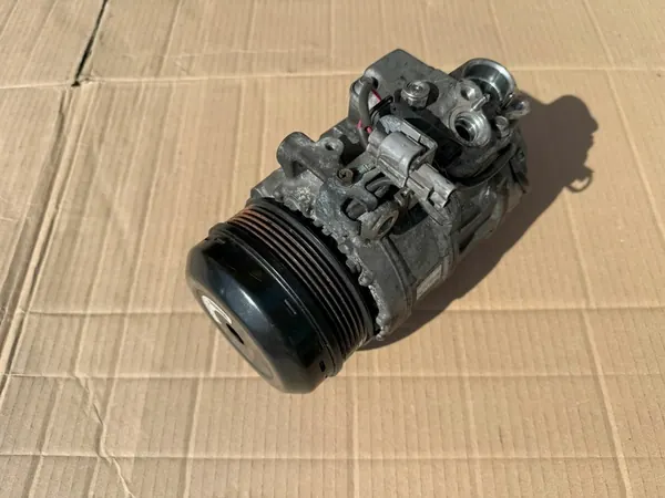 Compresor de aire acondicionado Mercedes Sprinter W906 A0032309011 image 4