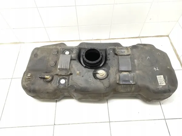 Hyundai Polttoainesäiliö OEM 0807050206000563 - Käytetty image 2
