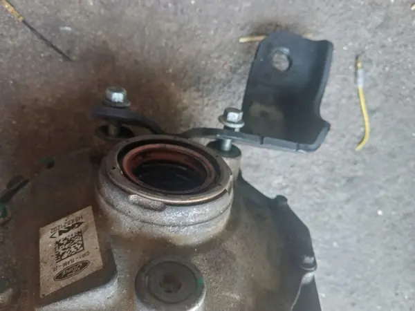 Boîte de transfert Ford CV61-7L486-JG Avant Occasion image 3