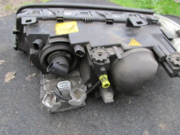 Farol dianteiro direito xenon BMW E46 image 7