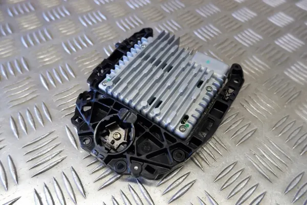 Tesla Frontkamera OEM 1038482-99-K für Model S 2016 image 9