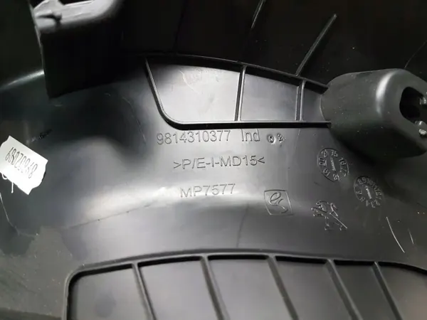 Garniture de coffre OEM 9814310377 pour Peugeot 5008 II image 4