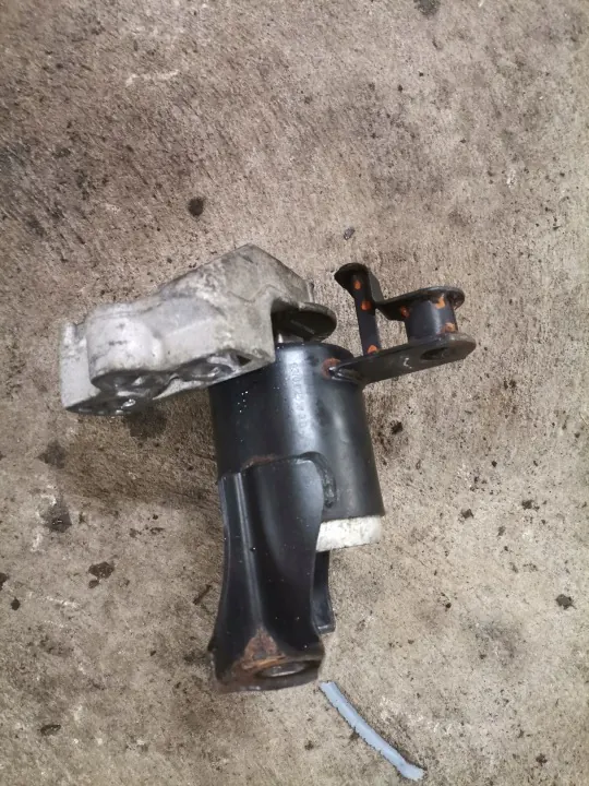 Motorfäste Ford Fiesta mk8 OEM nbgfdsa - Begagnad image 2