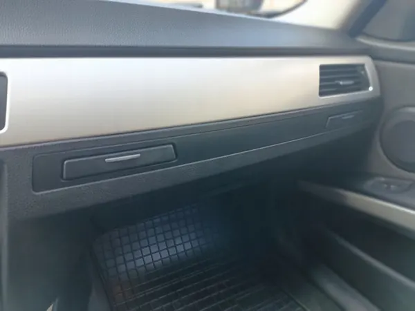 Kuppiteline BMW E90 E91 E92 E93 Vasemmalle Musta Vaihto image 2