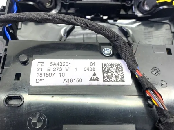 Luz de Techo OEM 5A43201 BMW F44 Interior image 4