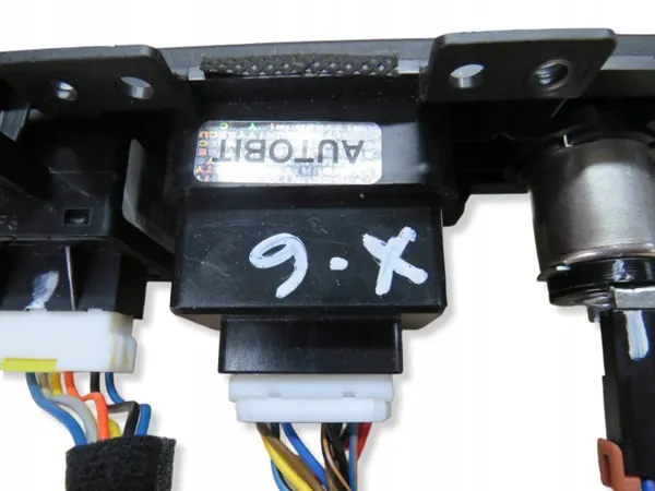 Enchufe AUX USB Kia Sportage III OEM PRY3600 image 10