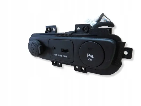 Enchufe AUX USB Kia Sportage III OEM PRY3600 image 6