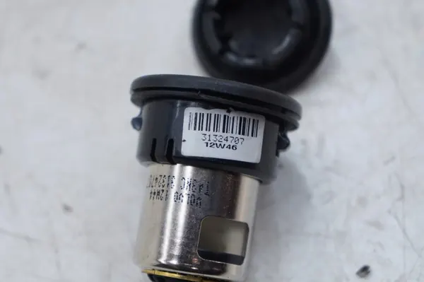 Prise allume-cigare 12V Volvo OEM 31324707 image 3