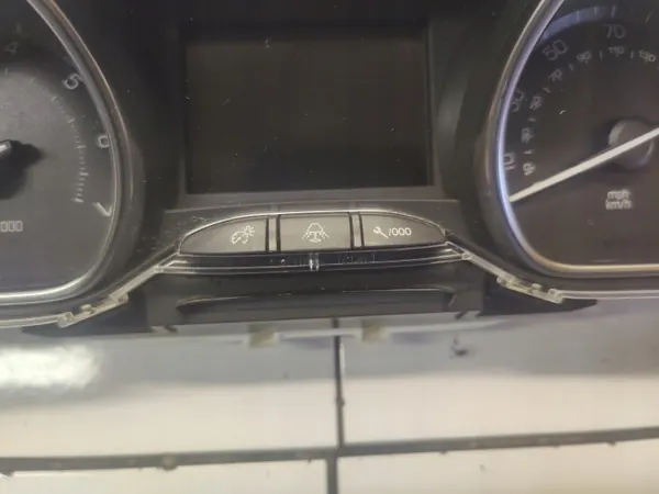 Peugeot 2008 Mittaristo OEM 9805969680 - Käytetty image 4