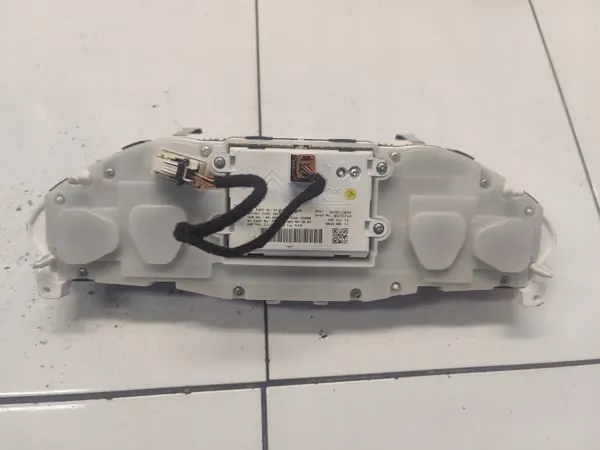 Peugeot 2008 Mittaristo OEM 9805969680 - Käytetty image 7