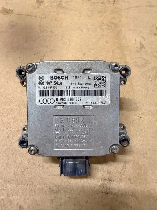 Audi ACC-radarsensor OEM 4G0907541A Vänster Sida image 3