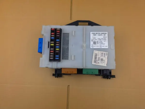 Ford BCM-moduuli OEM 7G9T-14A073-DD Käytetty image 2