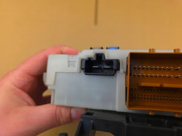 Ford BCM-moduuli OEM 7G9T-14A073-DD Käytetty image 5