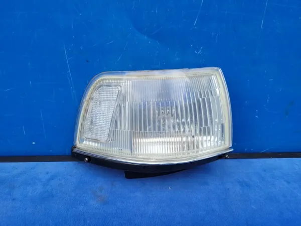 Toyota OEM A81610-32070 Sijaintivalo Etu Oikea image 2