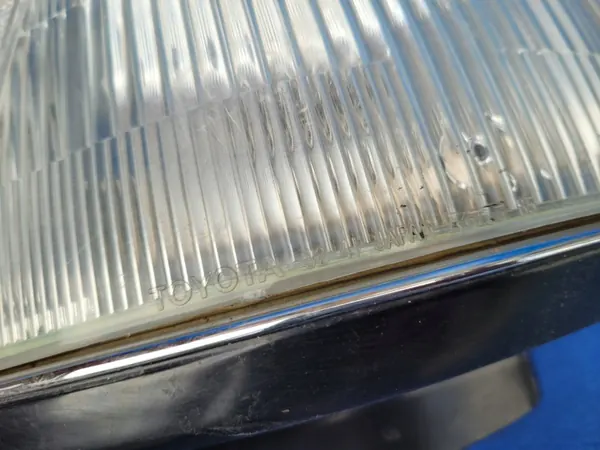 Toyota OEM A81610-32070 Sijaintivalo Etu Oikea image 4