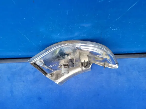 Toyota OEM A81610-32070 Sijaintivalo Etu Oikea image 6