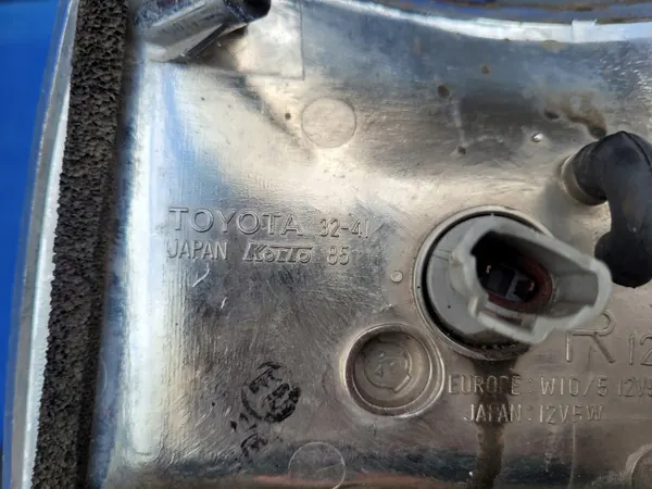Toyota OEM A81610-32070 Sijaintivalo Etu Oikea image 9