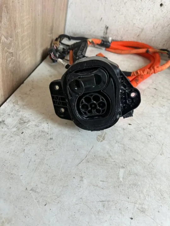 Tomada de carga Renault Megane V E-Tech OEM 296950132R image 4