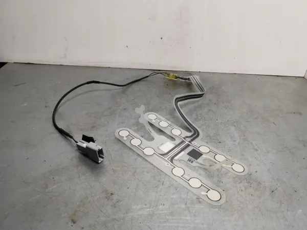 Lämmitetyn istuimen rele OEM 72556501 Opel Mokka 2016 image 2