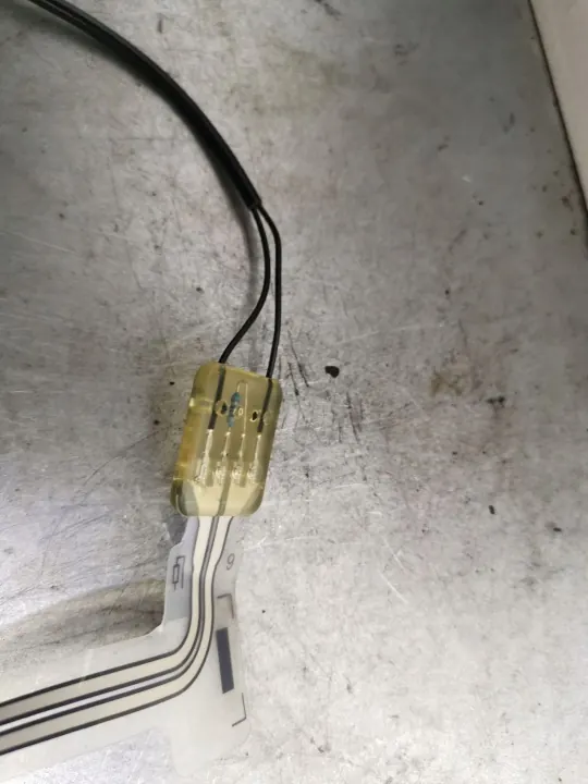 Lämmitetyn istuimen rele OEM 72556501 Opel Mokka 2016 image 3