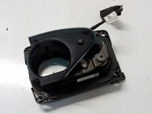 Tesla S Laadpoort OEM 1061353-00-E - Gebruikt image 2